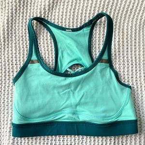 Lululemon sports bra size 4